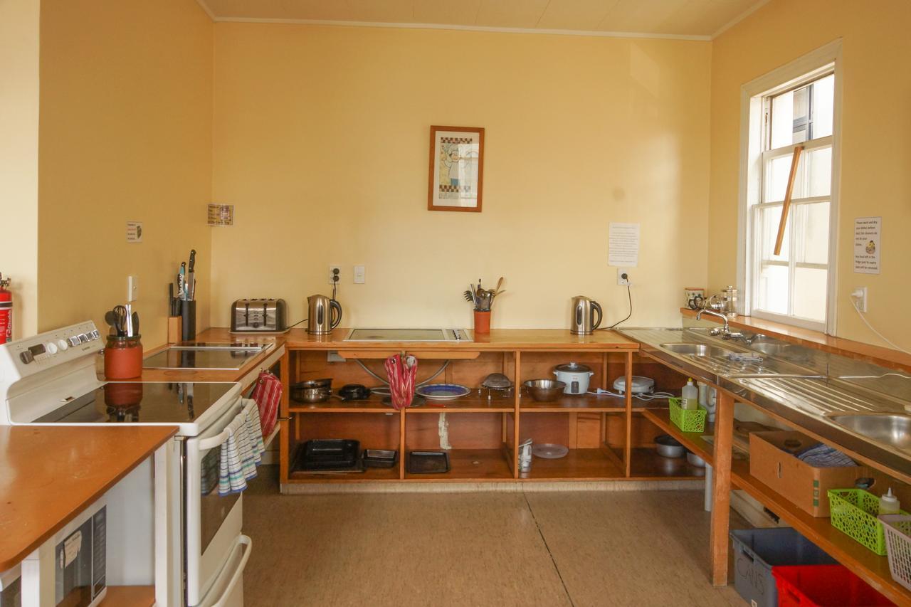 Empire Hotel Backpackers Oamaru Ngoại thất bức ảnh