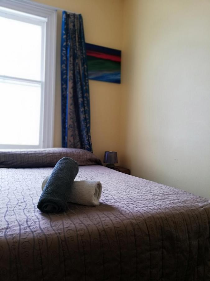 Empire Hotel Backpackers Oamaru Ngoại thất bức ảnh