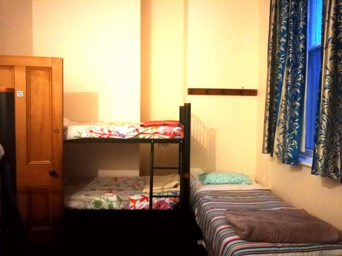 Empire Hotel Backpackers Oamaru Ngoại thất bức ảnh